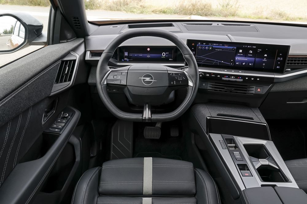 Le SUV Opel Grandland Electric 98 kWh peut parcourir jusqu'à 700 kilomètres batterie pleine