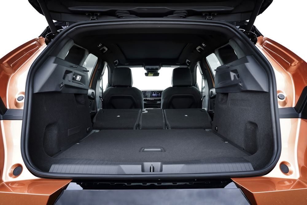 Le SUV Opel Grandland Electric 98 kWh peut parcourir jusqu'à 700 kilomètres batterie pleine