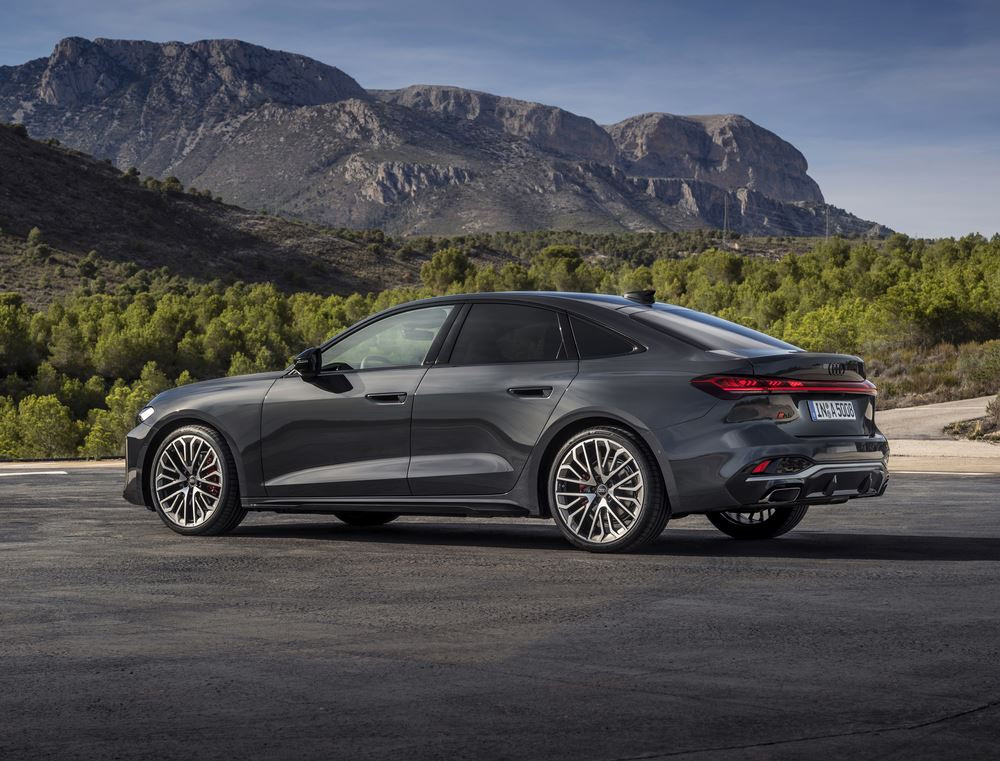La structure compacte du toit de l'Audi A5 se termine par un hayon court