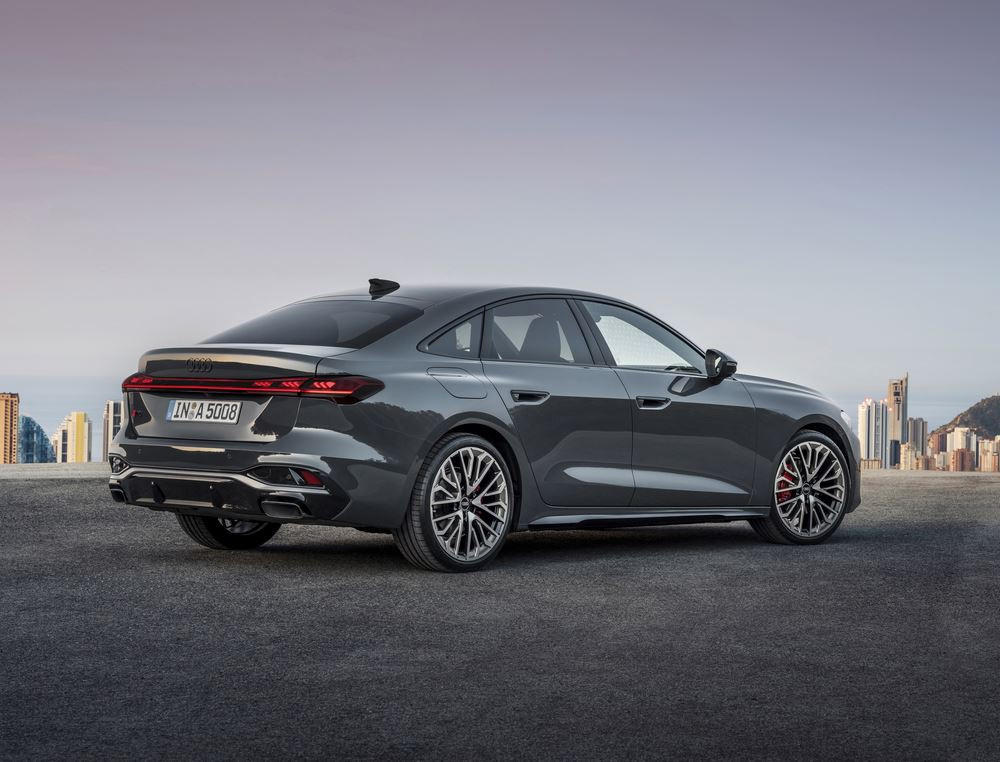 La structure compacte du toit de l'Audi A5 se termine par un hayon court