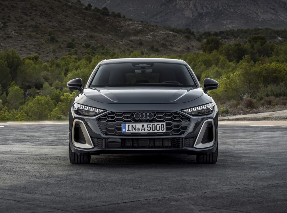 La structure compacte du toit de l'Audi A5 se termine par un hayon court