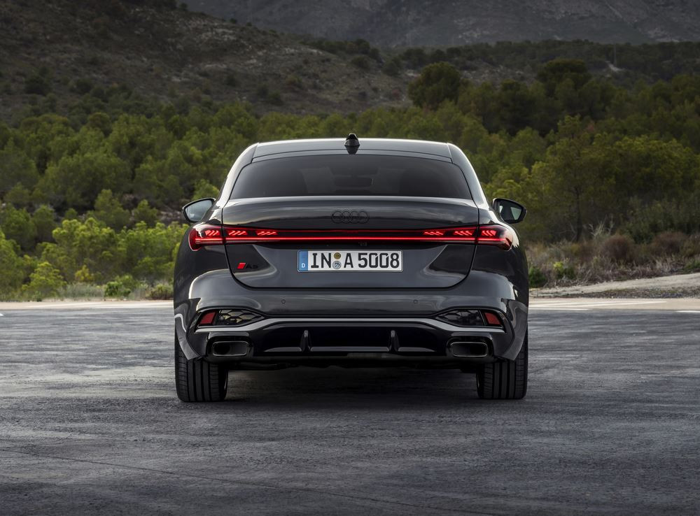 La structure compacte du toit de l'Audi A5 se termine par un hayon court