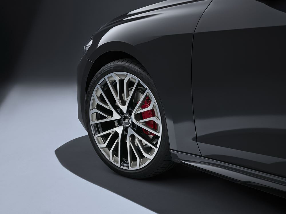 La structure compacte du toit de l'Audi A5 se termine par un hayon court