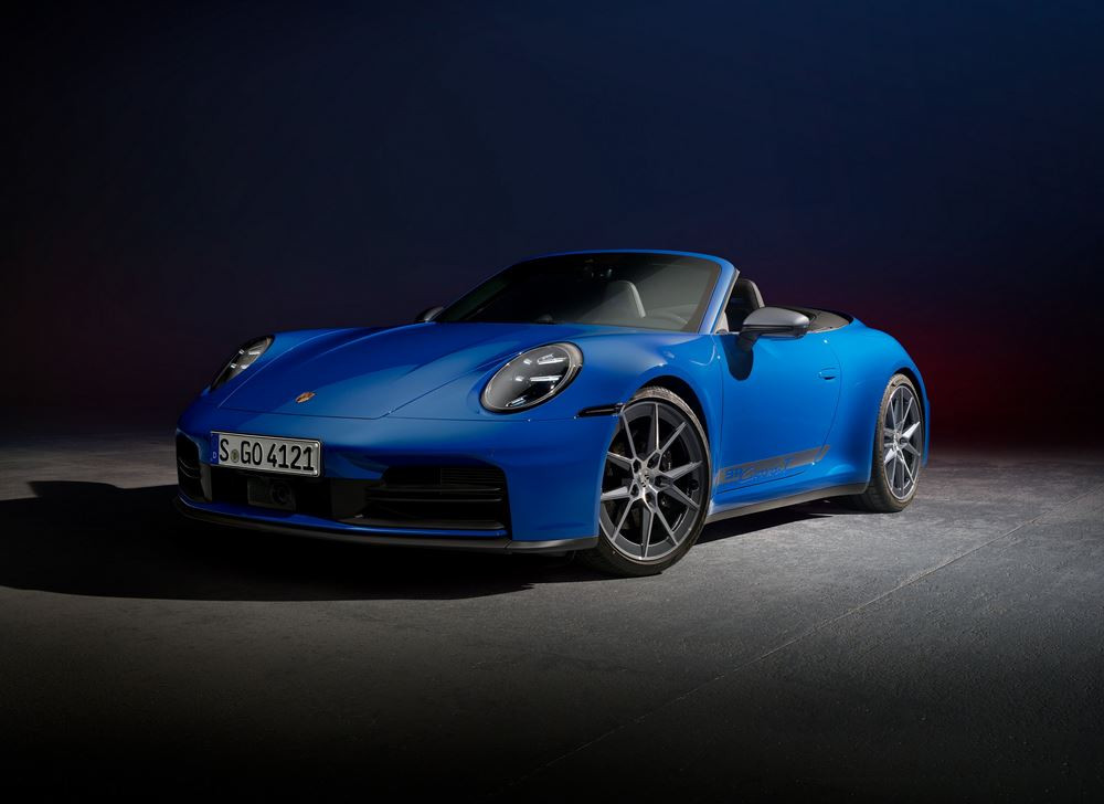 Le modèle léger et ultradynamique Porsche 911 Carrera T se décline en version Cabriolet