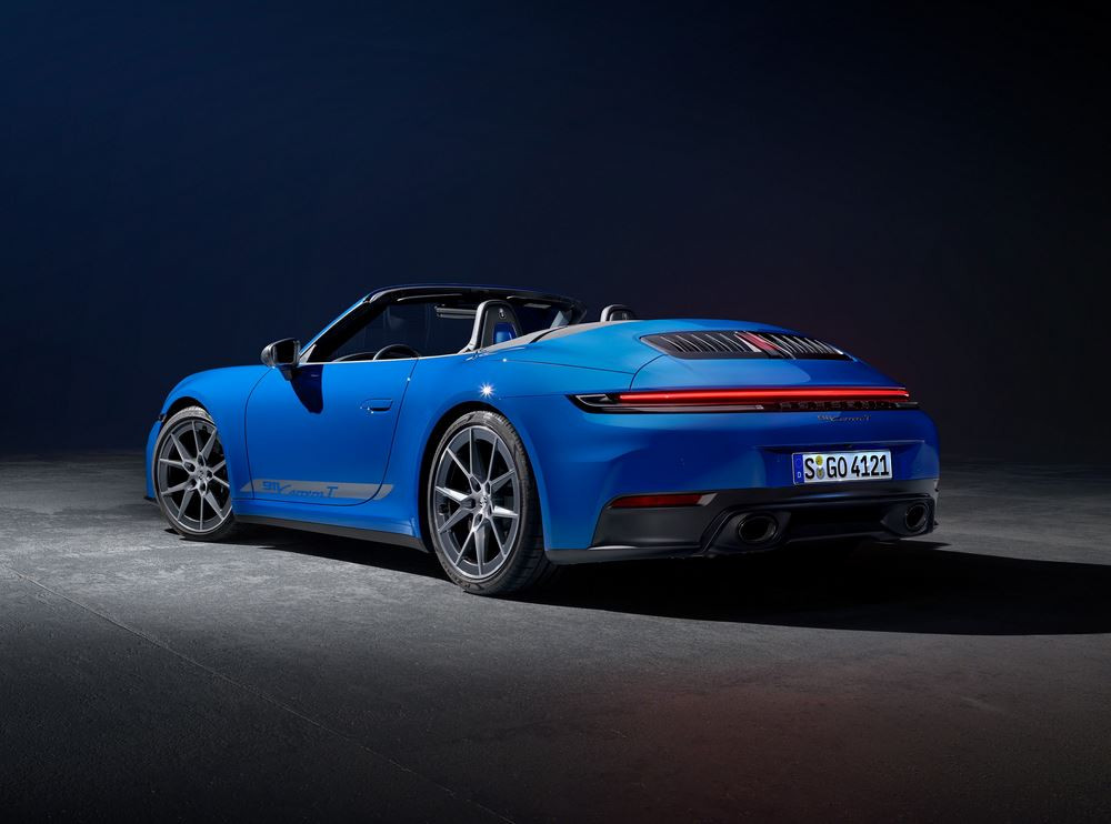Le modèle léger et ultradynamique Porsche 911 Carrera T se décline en version Cabriolet