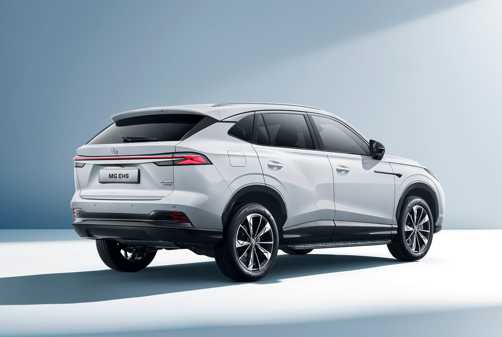 Le SUV familial hybride rechargeable MG EHS affiche un design épuré