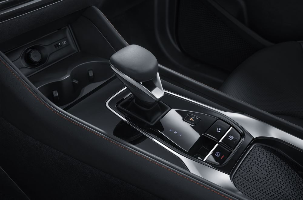 Le SUV familial hybride rechargeable MG EHS affiche un design épuré