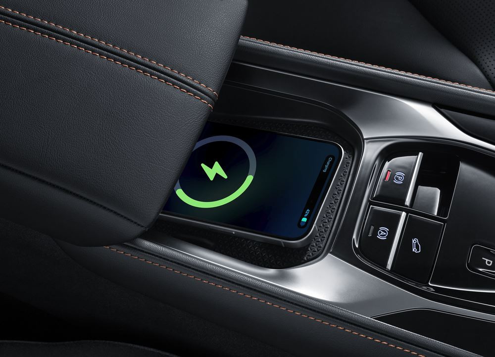 Le SUV familial hybride rechargeable MG EHS affiche un design épuré