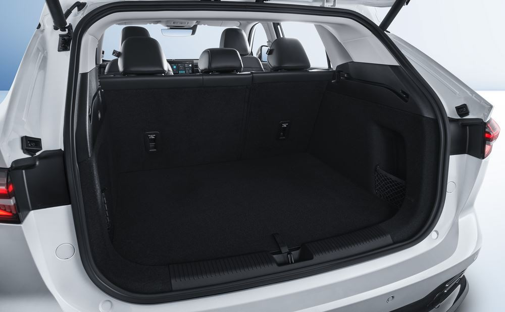 Le SUV familial hybride rechargeable MG EHS affiche un design épuré