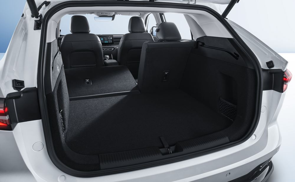 Le SUV familial hybride rechargeable MG EHS affiche un design épuré