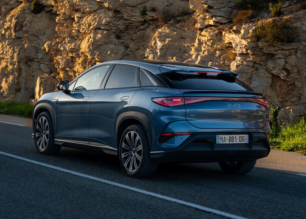 Le SUV familial électrique Byd Sealion 7 affiche une allure athlétique