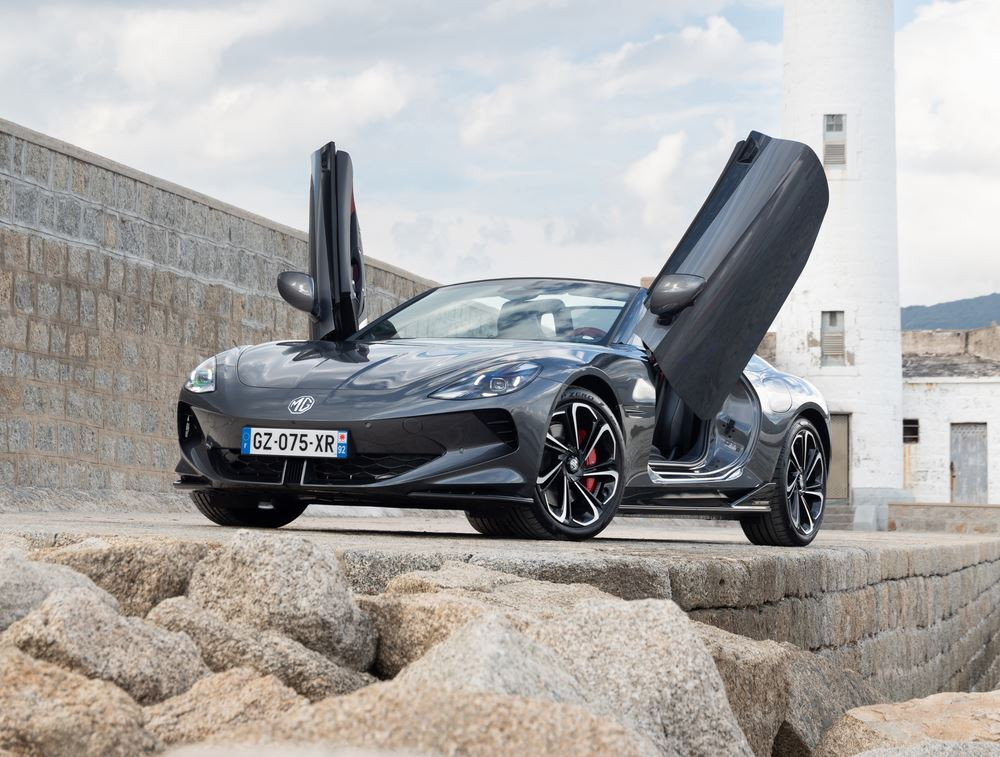 Le roadster sportif électrique Cyberster perpétue la lignée des voitures de sport MG