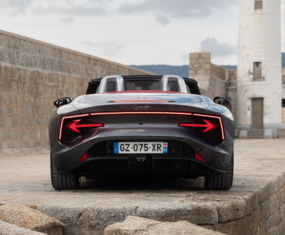 Le roadster sportif électrique Cyberster perpétue la lignée des voitures de sport MG