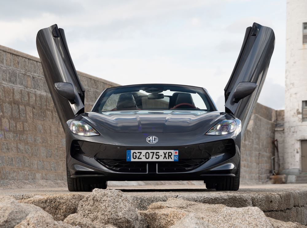 Le roadster sportif électrique Cyberster perpétue la lignée des voitures de sport MG