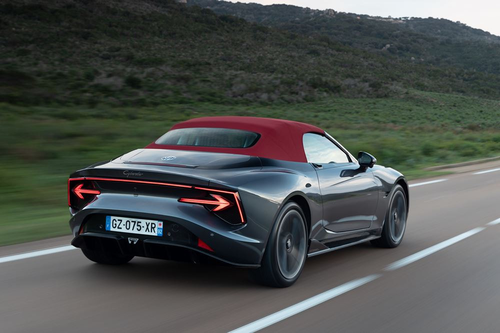 Le roadster sportif électrique Cyberster perpétue la lignée des voitures de sport MG