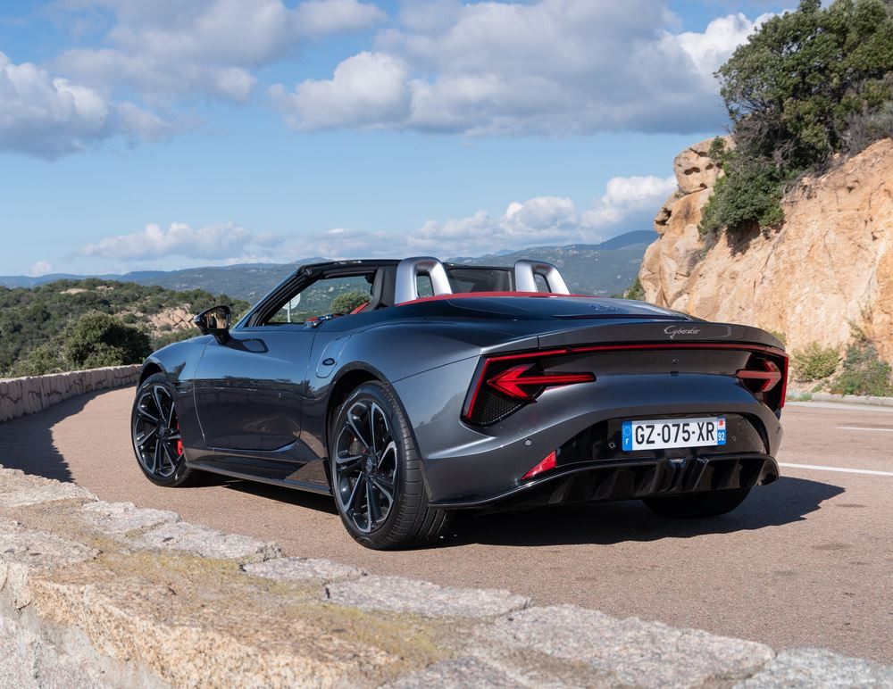 Le roadster sportif électrique Cyberster perpétue la lignée des voitures de sport MG