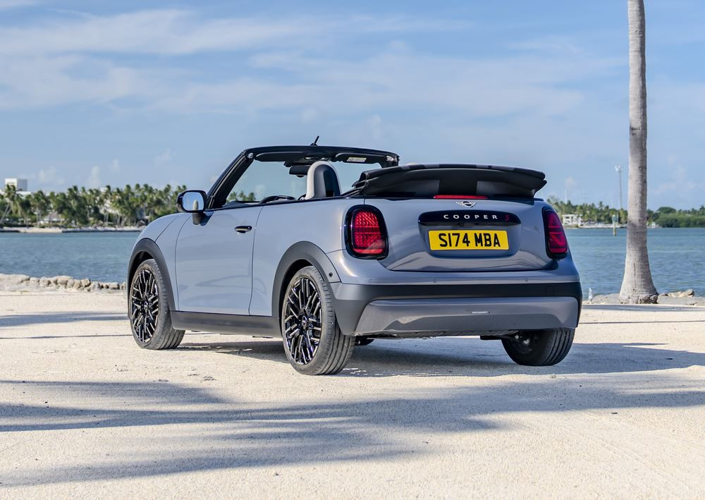 La Mini Cooper Cabrio de nouvelle génération complète la famille Mini