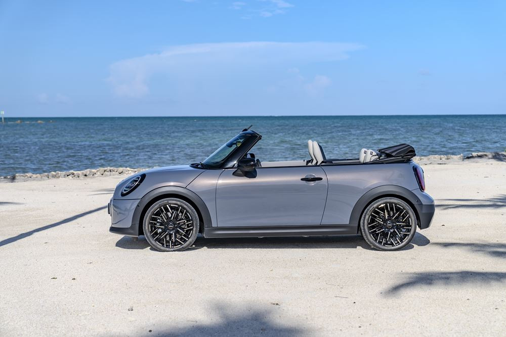 La Mini Cooper Cabrio de nouvelle génération complète la famille Mini