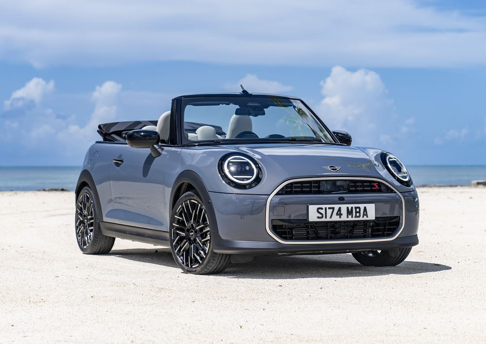 La Mini Cooper Cabrio de nouvelle génération complète la famille Mini