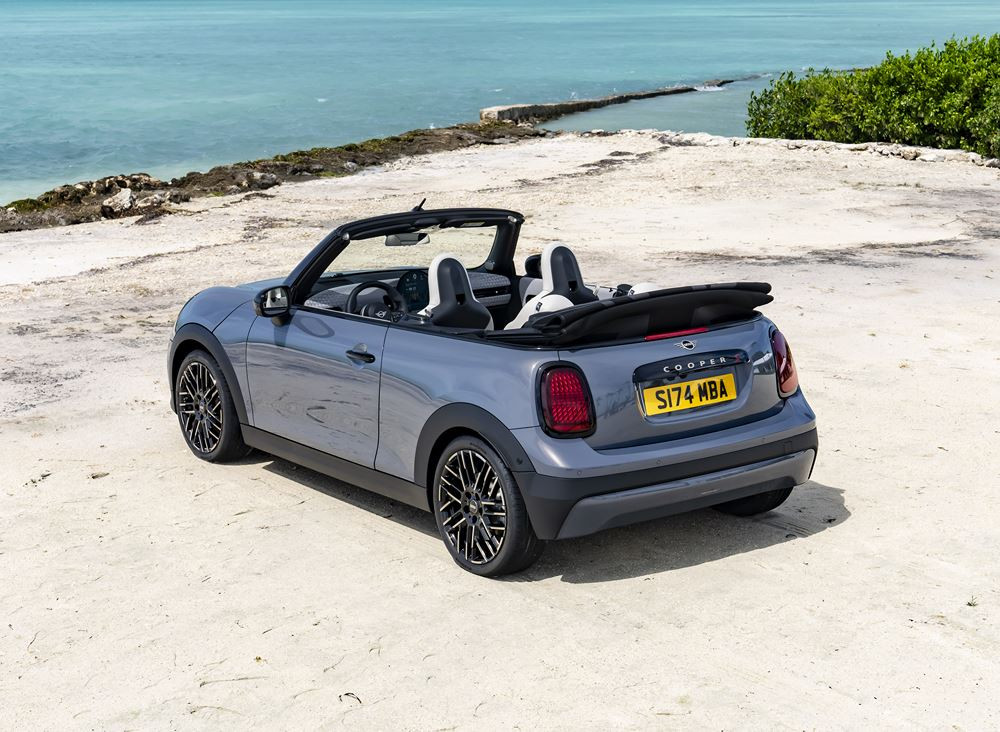 La Mini Cooper Cabrio de nouvelle génération complète la famille Mini