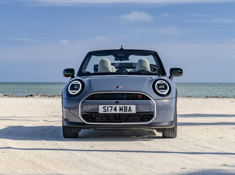 La Mini Cooper Cabrio de nouvelle génération complète la famille Mini