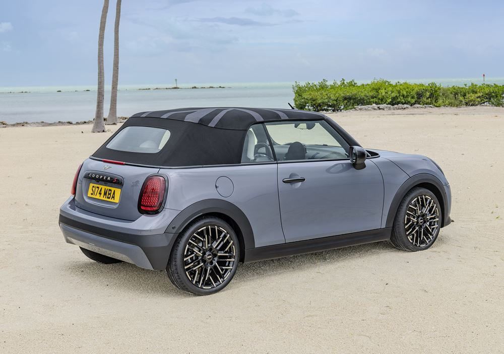 La Mini Cooper Cabrio de nouvelle génération complète la famille Mini