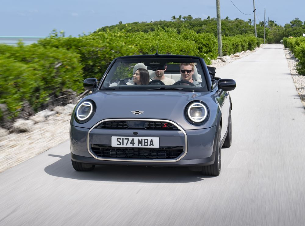 La Mini Cooper Cabrio de nouvelle génération complète la famille Mini