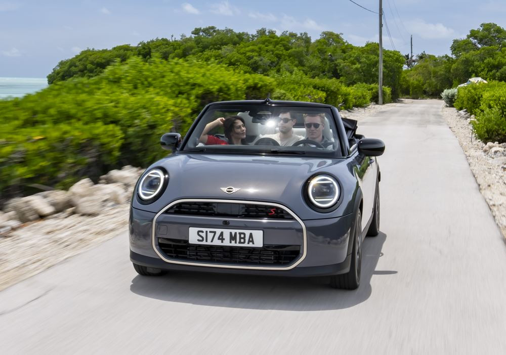 La Mini Cooper Cabrio de nouvelle génération complète la famille Mini