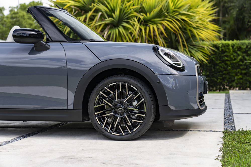 La Mini Cooper Cabrio de nouvelle génération complète la famille Mini