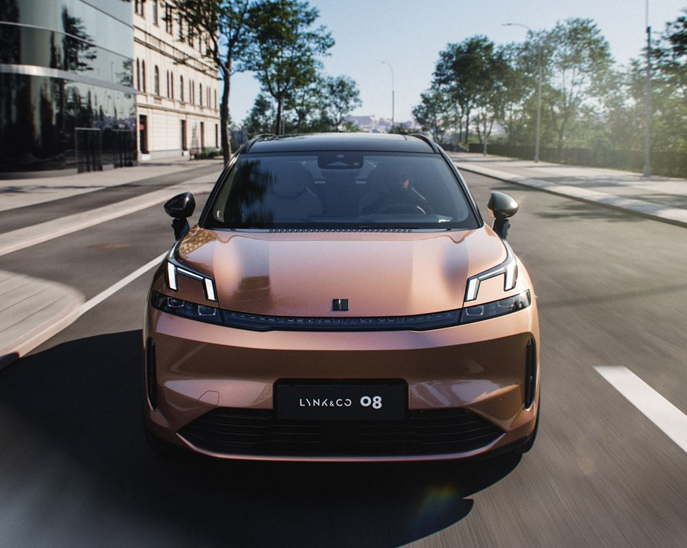 Le SUV Lynk & Co 08 hydride rechargeable offre une autonomie électrique de 200 km