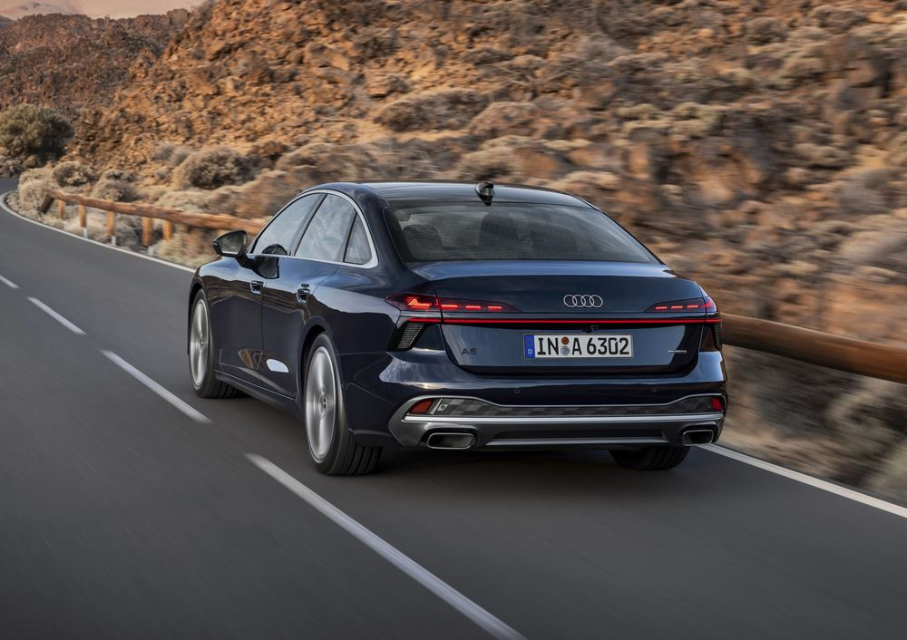 La berline première classe Audi A6 en approche