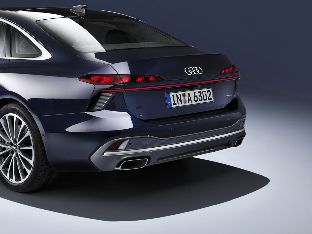 La berline première classe Audi A6 en approche