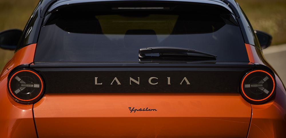 La Lancia Ypsilon HF électrique développe une puissance de 280 chevaux et un couple de 345 Nm