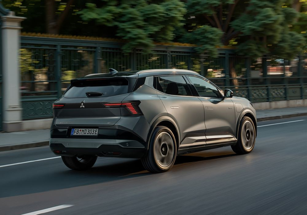 Le SUV compact électrique Eclipse Cross réinterprète la face avant « Dynamic Shield » de Mitsubishi