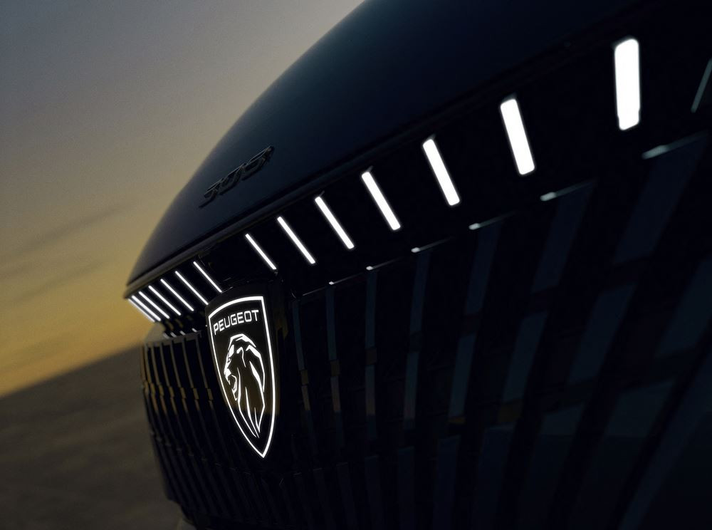 La Peugeot 308 restylée affiche une face avant illuminée