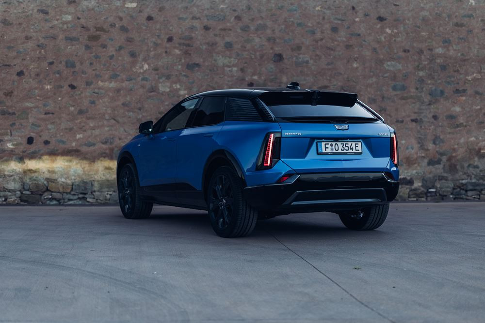 Le SUV électrique de luxe de taille intermédiaire Cadillac Optiq affiche une allure affirmée