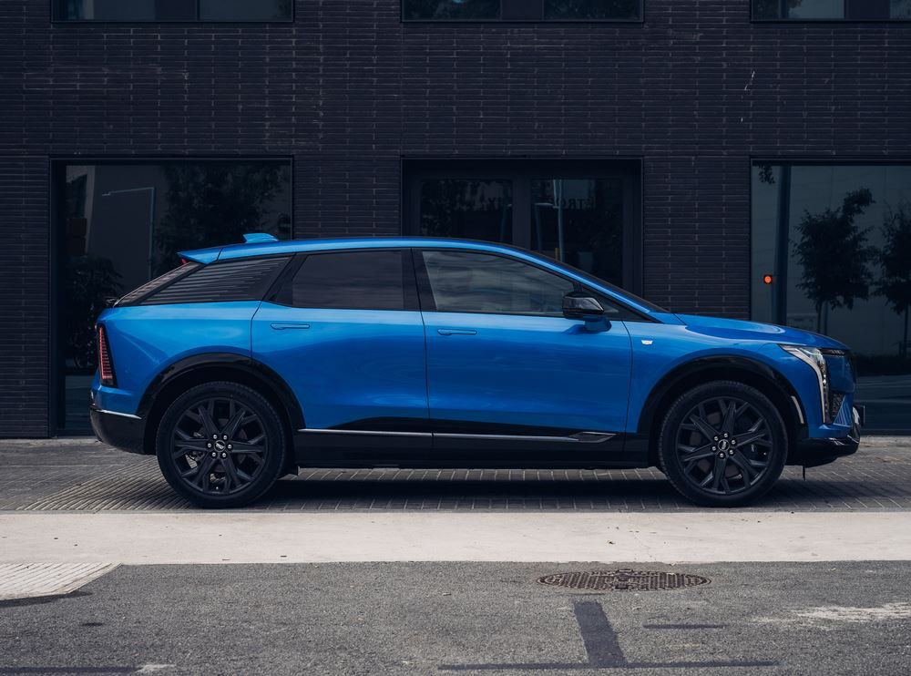 Le SUV électrique de luxe de taille intermédiaire Cadillac Optiq affiche une allure affirmée