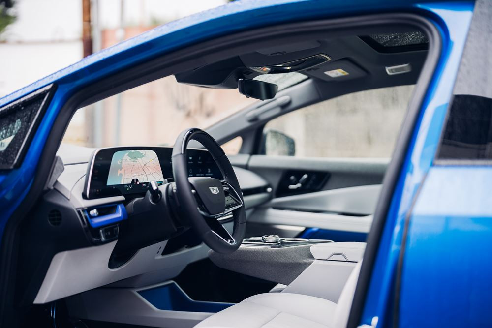 Le SUV électrique de luxe de taille intermédiaire Cadillac Optiq affiche une allure affirmée