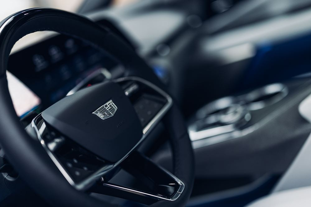 Le SUV électrique de luxe de taille intermédiaire Cadillac Optiq affiche une allure affirmée