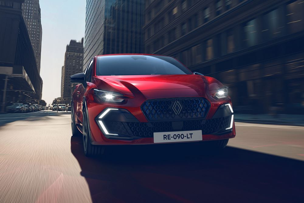 La sixième génération de la berline polyvalente Renault Clio adopte un regard affirmé