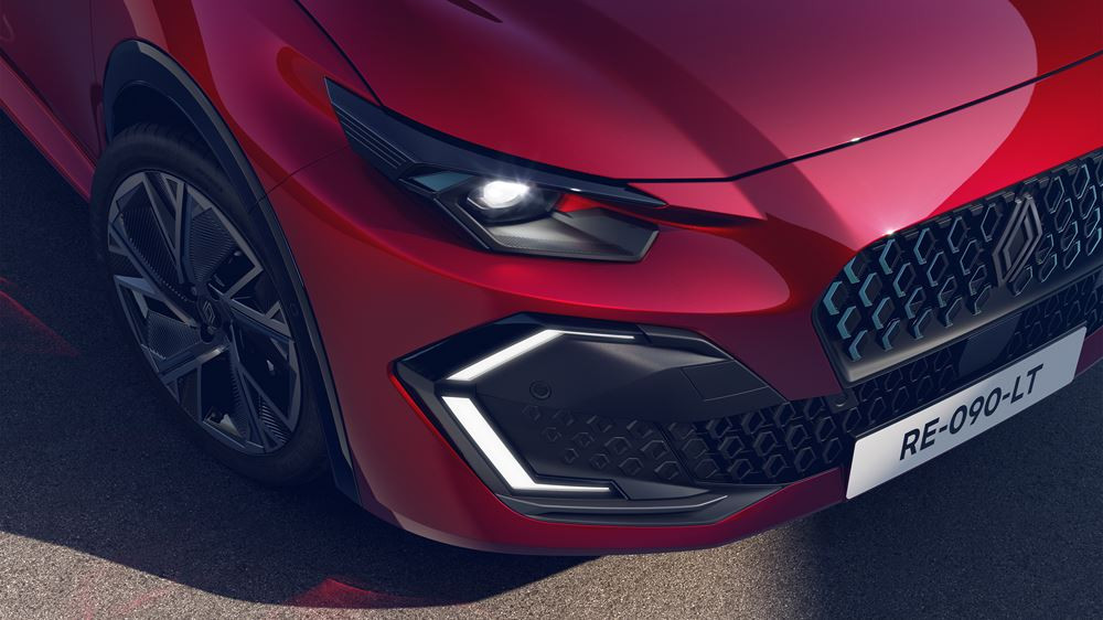 La sixième génération de la berline polyvalente Renault Clio adopte un regard affirmé