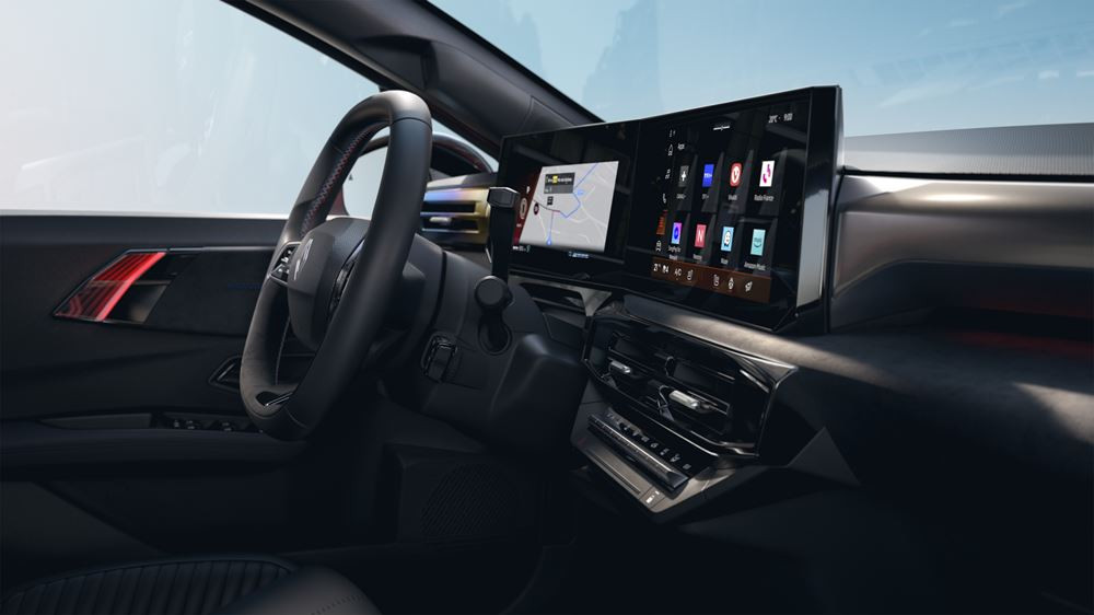 La sixième génération de la berline polyvalente Renault Clio adopte un regard affirmé