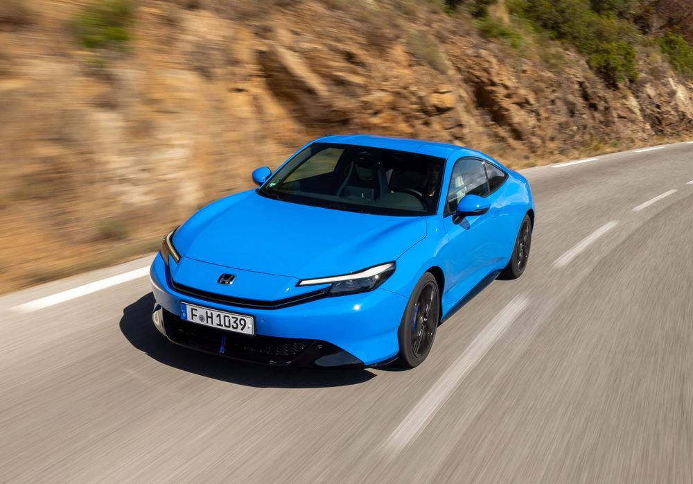 Le coupé Honda Prelude de sixième génération embarque un groupe motopropulseur hybride