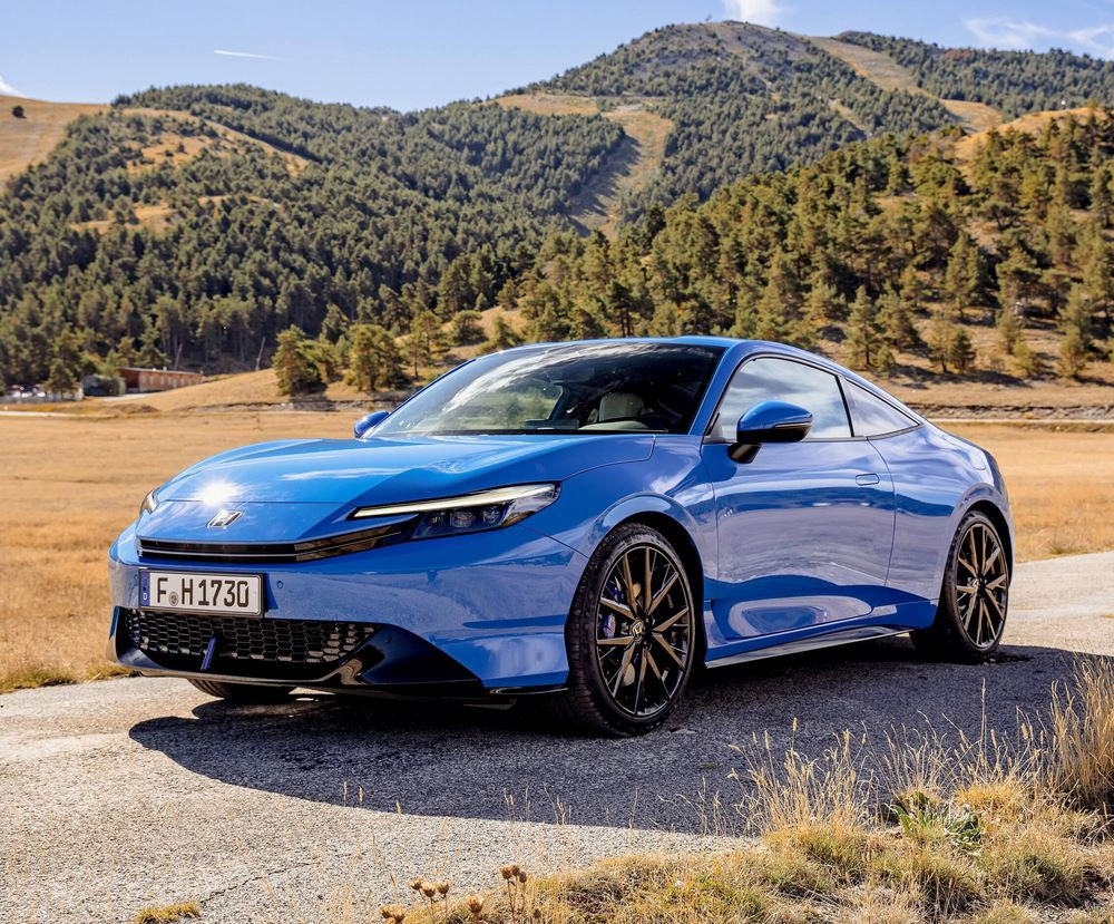 Le coupé Honda Prelude de sixième génération embarque un groupe motopropulseur hybride