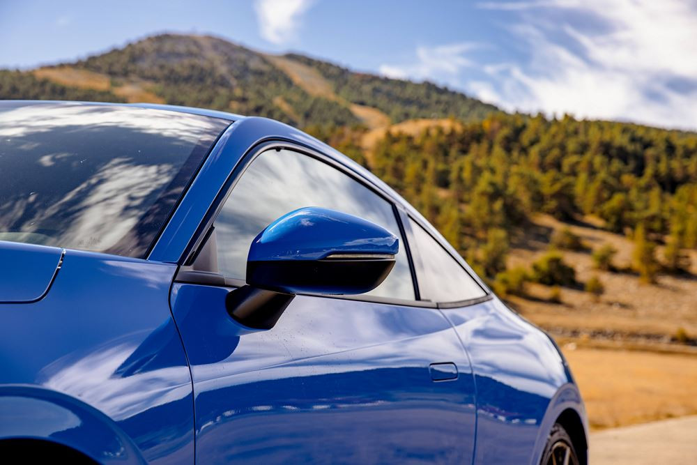Le coupé Honda Prelude de sixième génération embarque un groupe motopropulseur hybride