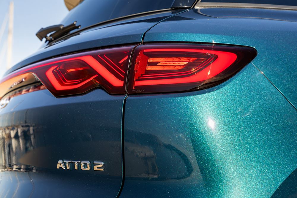 Le SUV compact Byd Atto 2 DM-i associe l'agrément de la conduite électrique à une autonomie combinée de près de 1 000 km