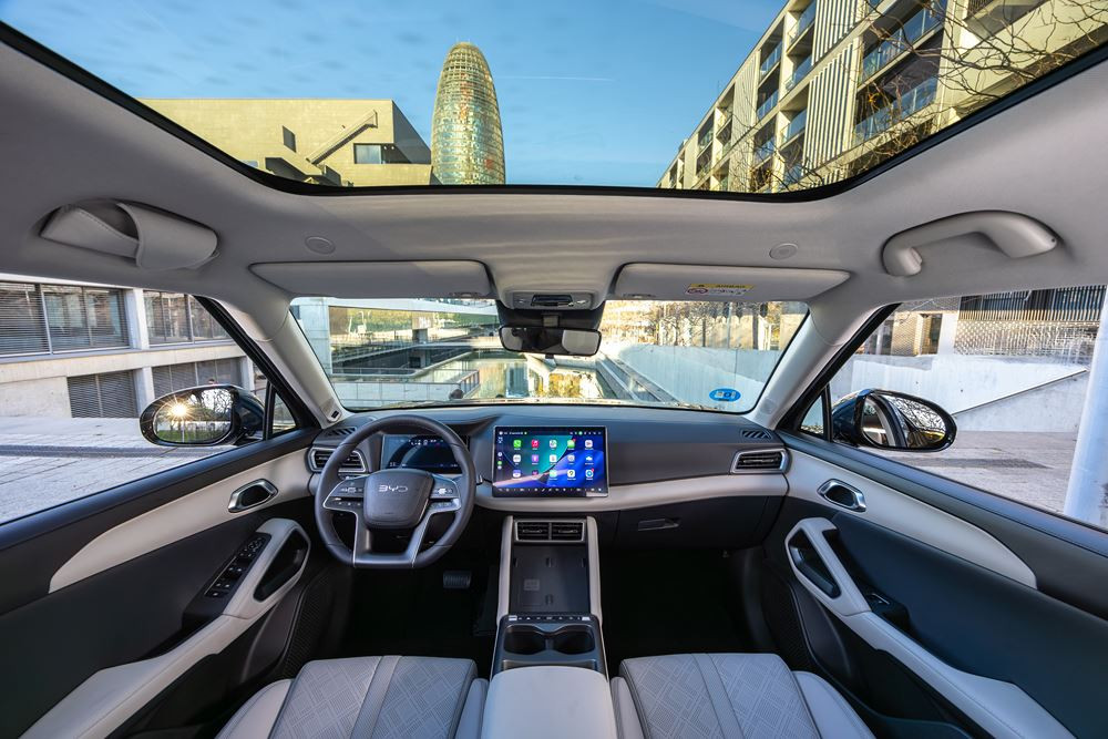 Le SUV compact Byd Atto 2 DM-i associe l'agrément de la conduite électrique à une autonomie combinée de près de 1 000 km