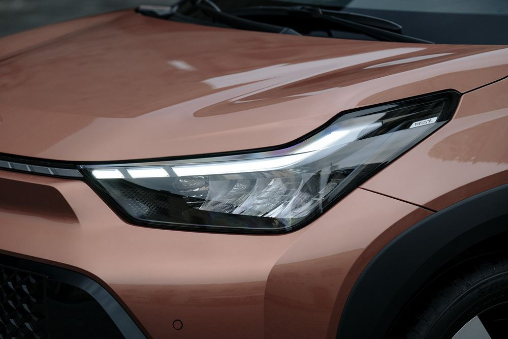 Le crossover urbain hybride Toyota Aygo X affiche des émissions de CO2 au km de 85 g