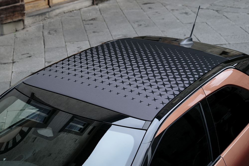 Le crossover urbain hybride Toyota Aygo X affiche des émissions de CO2 au km de 85 g