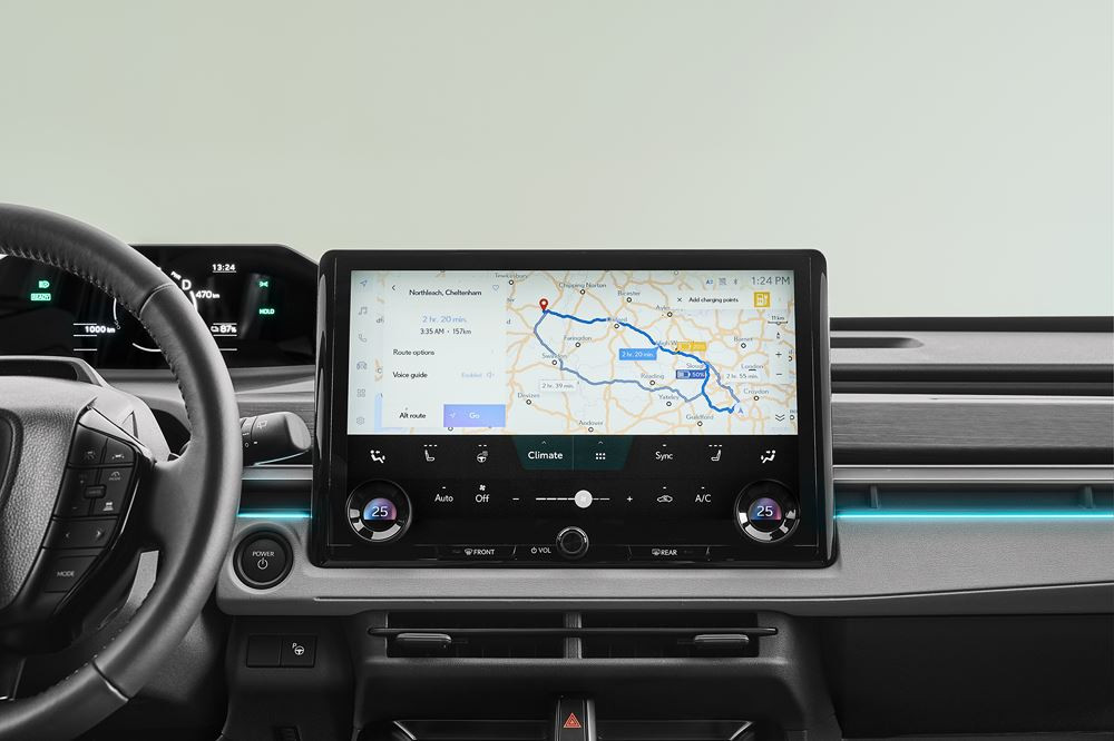 Le Toyota C-HR plus électrique affiche une ligne de toit façon coupé pour susciter l'émotion